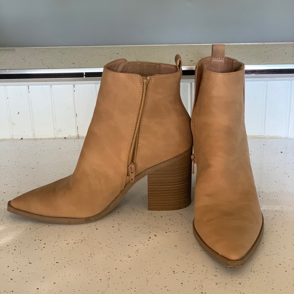 New: Target Women’s Heeled Booties. Sz 9.5